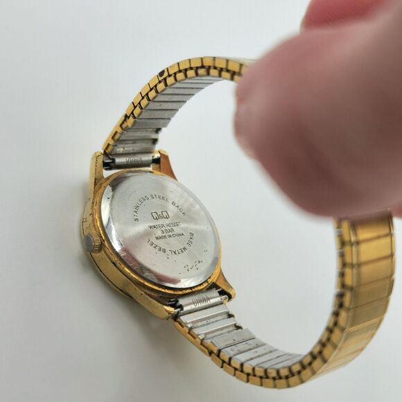 Vintage Q+Q Quartz Gold Expandable Strap Ladies Wrist Watch - Picture 4 of 7